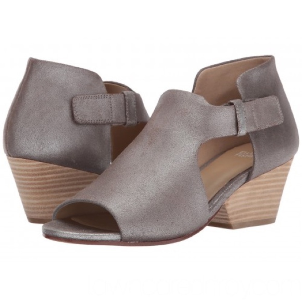 Eileen Fisher Iris NEW cutout leather sandal m… SOLD